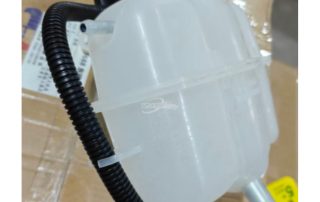 15835020 15285637 Expansion Tank for Chevrolet Coolant Reservoir