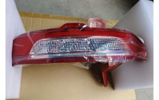 FJ7Z15500A FJ7B15500BC 131-1923R-A Rear Bumper Fog Lamp R for Lincoln MKC