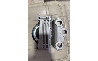 Auto Parts 3C116F012AE 6C116F012AB 6C116F012AA 1377905 1384138 Engine Mounting for Ford Transit
