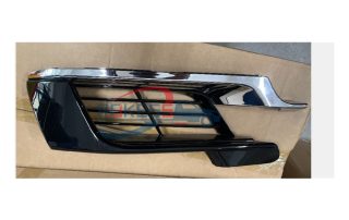 GD9Z15266E 5453742 GD9B15A299CD Fog Light Frame R with Holes for Lin-coln Continental 17