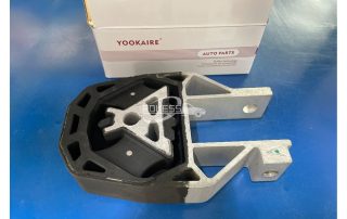 B38M39060B 1751001 AV616P082BB 31330017 1533046 1420044 1522138 Engine Mount for Ford Focus 2012 Escort Focus 2015 Kuga 2013
