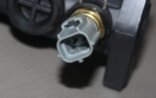 Auto Thermostat 1S7E8548BF 1S7E8548BG 1S7E8548BD 1S7E8548BJ Engine Thermostat Housing with 5 Connector for Ford Mondeo 2.5