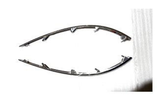 LC5Z17C830AB LC5B17C794AASMAS Rear Bumper Trim Strip R for Lincoln AVIATOR
