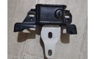 Auto Engine Mount C1B17M121BA Engine Torque Strut Gearbox Mount for Ford Fiesta 13,1.0,1.5, AT/MT Engine Mounting Rubber